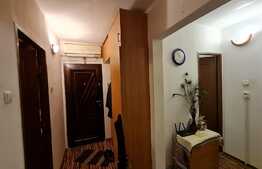 Apartament de vanzare, 3 camere, 82 mp, zona Sagului