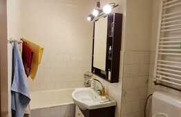 Apartament de vanzare, 3 camere, 82 mp, zona Sagului