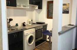 Casă cu 3 apartamente în zona Bălcescu! Investiţie ideală!