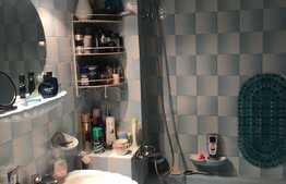 Apartament spatios, 4 camere, 80 mp, zona Modern