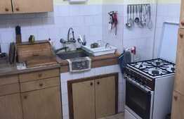 Apartament spatios, 4 camere, 80 mp, zona Modern