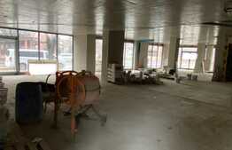 Spatiu comercial, front stradal si vitrina, 300 mp, zona Dambovita/Sagului