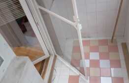 Apartament de 3 camere, centrala proprie, 70 mp, zona Dambovita