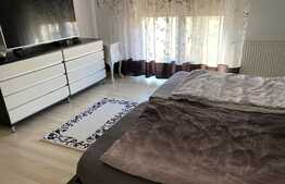 Casă cu suprafaţă utilă 120 mp şi teren de 220 mp în Dumbrăviţa