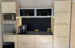 Casă cu suprafaţă utilă 120 mp şi teren de 220 mp în Dumbrăviţa