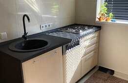 Casă cu suprafaţă utilă 120 mp şi teren de 220 mp în Dumbrăviţa