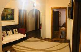 Apartament de 4 camere, decomandat, zona Calea Aradului 