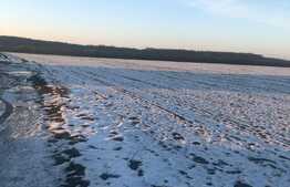 Teren extravilan, 106.400 mp, la drumul Judetean, in Pischia! 