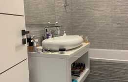 Apartament de lux, decomandat, 4 camere, 100 mp, terasa 25 mp, zona Dumbravita