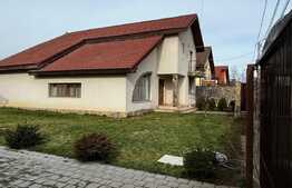 Casa deosebita, 220 mp utili, 660 mp teren, la cheie, Dumbravita