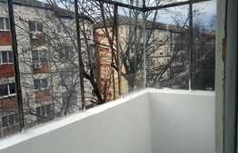 Apartament 2 camere la etaj intermediar, 55 mp, zona Soarelui