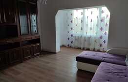 Apartament de 3 camere, decomandat, zona Sagului