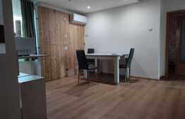 Apartament de 3 camere, decomandat, zona Sagului