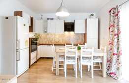 Clădire multifuncțională în zona Lipovei!