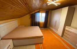 Apartament de 3 camere, cochet, semidecomandat, 90 mp, zona Plopi