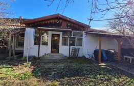 Oportunitate unica! Casa de vanzare, 3 camere, anexe si teren