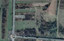 Teren extravilan pe drumul E70, 8500 mp, langa centura Caransebesului! Negociabil!