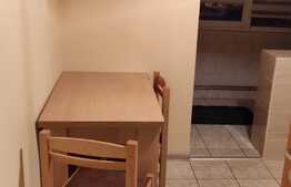 Apartament de 3 camere, decomandat, zona Aradului