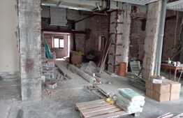 Spatiu comercial, cu front stradal si vitrina, 260 mp, zona ultracentrala!