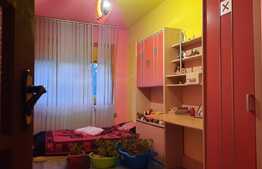 Casa mare cu etaj si teren mult, excelent pozitionata in Ghiroda!