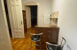 Apartament de doua camere, 72 mp, rustic, zona Centrala