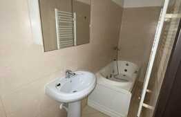 Apartament de doua camere, semidecomandat, 50 mp, zona Balcescu