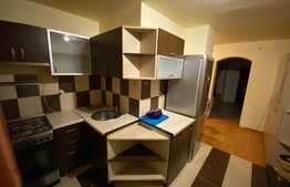 Apartament de doua camere, semidecomandat, 50 mp, zona Balcescu