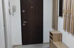 Apartament de 3 camere, decomandat, zona Soarelui