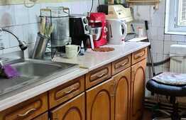 Apartament 3 camere, 65 mp, decomandat, zona Dambovita