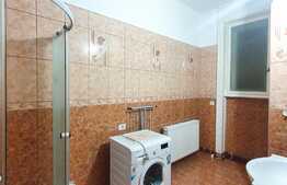 Oportunitate! Apartament de 3 camere in centrul orasului, tavan inalt, investitie sigura