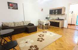 Oportunitate! Apartament de 3 camere in centrul orasului, tavan inalt, investitie sigura