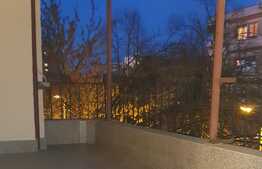 Oportunitate! Apartament de 3 camere in centrul orasului, tavan inalt, investitie sigura