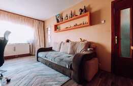 Apartament 3 camere, decomandat, zona Aradului