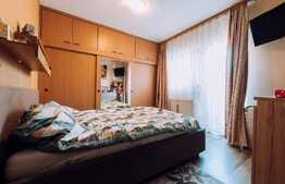 Apartament 3 camere, decomandat, zona Aradului