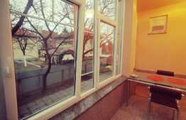 Apartament deosebit in vila, 90 mp, garaj si terasa, zona Centrala