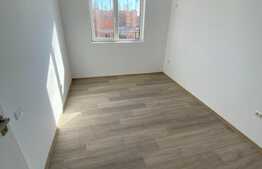 Apartament de doua camere, semidecomandat, 50 mp, 5 mp balcon, Giroc