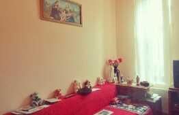 Apartament 2 camere, cladire istorica, acces auto in curte, zona Iosefin