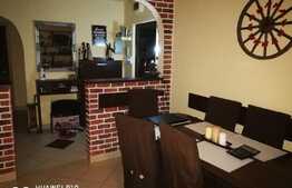 Apartament cu 3 camere, balcon 90 mp, in zona Lipovei