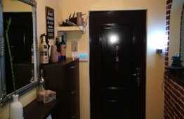 Apartament cu 3 camere, balcon 90 mp, in zona Lipovei