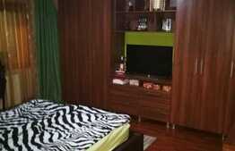 Apartament cu 3 camere, balcon 90 mp, in zona Lipovei