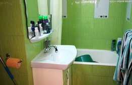 Apartament cu 3 camere, balcon 90 mp, in zona Lipovei