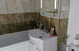 Apartament de 3 camere, 55 mp, zona Sagului