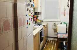 Apartament de 3 camere, 54 mp, zona Sagului