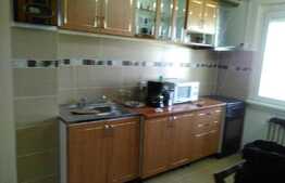 Apartament de 3 camere, balcon, 55 mp, zona Centrala