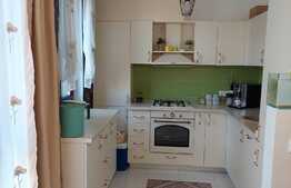 Apartament de 3 camere, balcon, 63 mp, zona Sagului