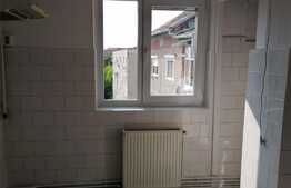 Apartament de 3 camere, balcon, 64 mp, zona Lipovei