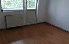 Apartament de 3 camere, balcon, 64 mp, zona Lipovei