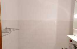 Apartament de 3 camere, balcon, 64 mp, zona Lipovei