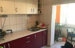 Apartament de 3 camere, 70 mp, zona Soarelui
