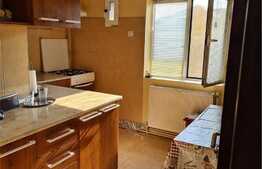 Apartament de 3 camere, 85 mp, decomandat, zona Bucovina